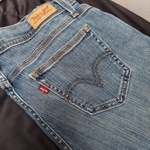 🥳 SALE 🥂  Levi Jeans 👖